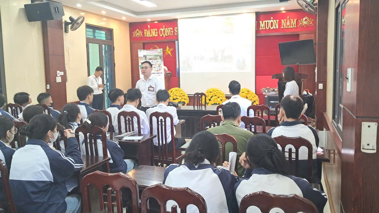 TƯ VẤN HƯỚNG NGHIỆP TẠI TRƯỜNG THPT THANH MIỆN III